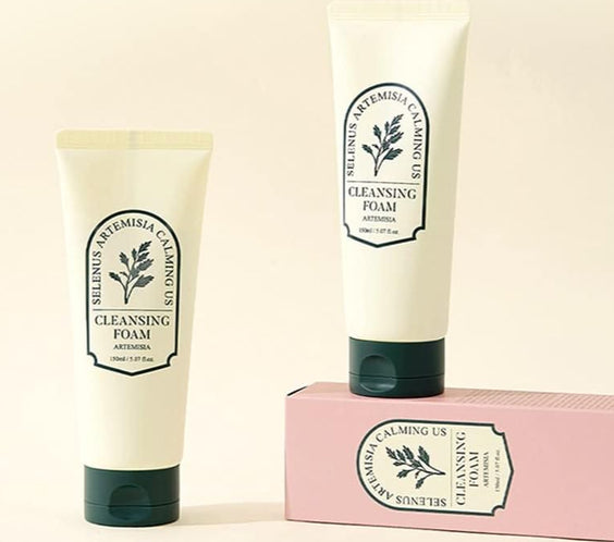 SELENUS Soothing Cleansing Foam with Mugwort